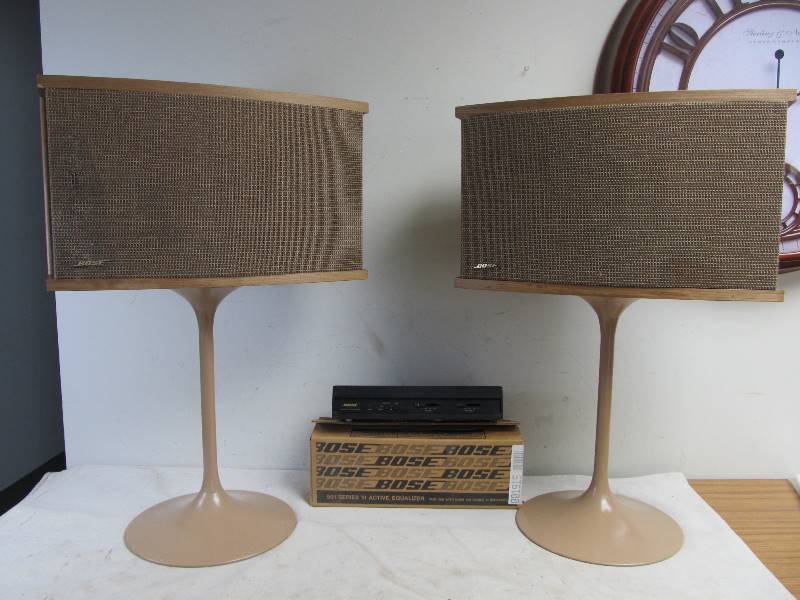 lot 5 image: BOSE 901 Series 6 Speakers wStands & Equalizer