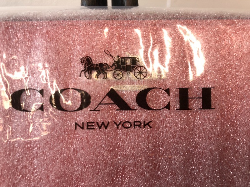 lot 4 image: Brand New Authentic COACH PurseClutch - Deep Coral