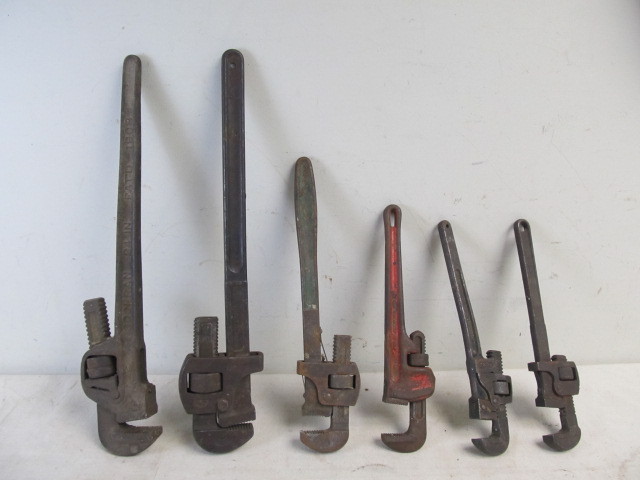 lot 190 image: Group of Large VintageAntique Pipe Wrenches