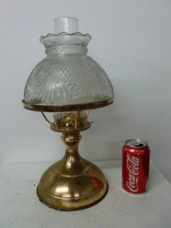 lot 14 image: Oil Lamp