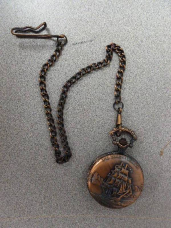 lot 16 image: Pocket Watch