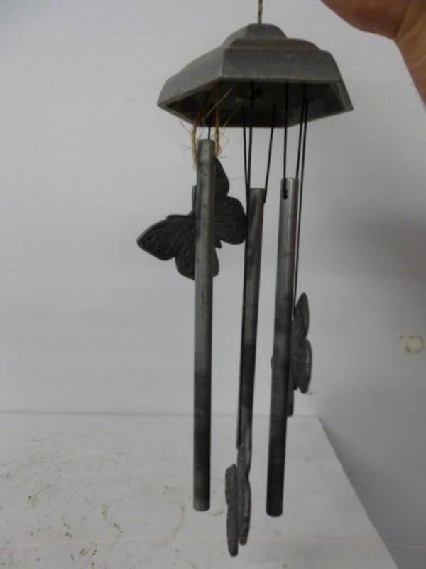 lot 37 image: Windchime