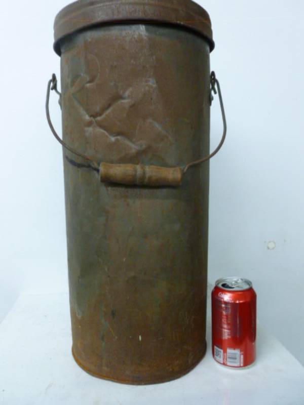 lot 50 image: Vintage Shotgun Can