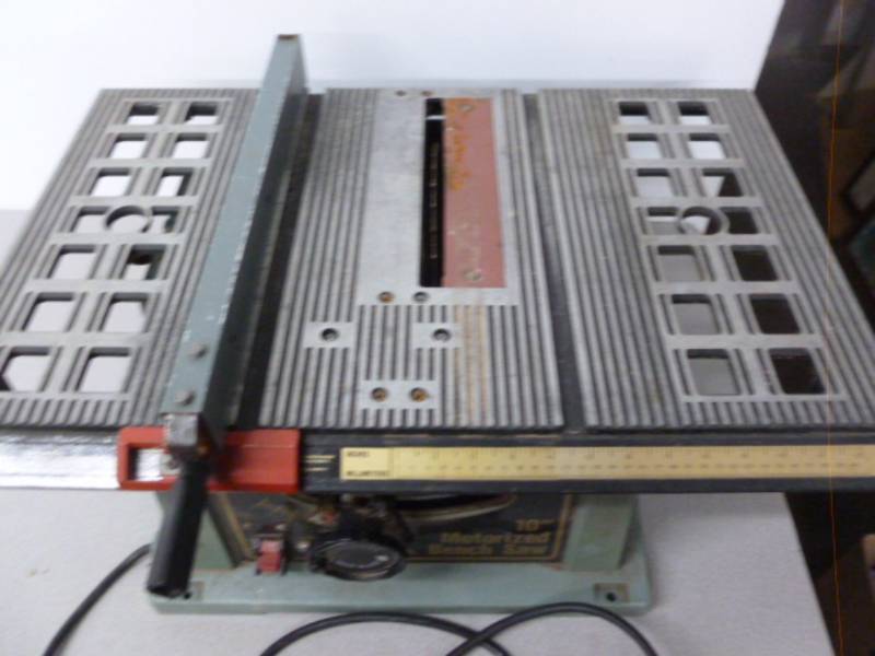 lot 79 image: Bench Table Saw