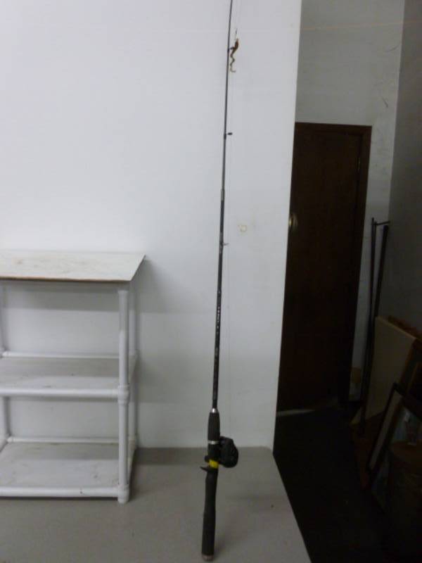 lot 87 image: Bait Caster