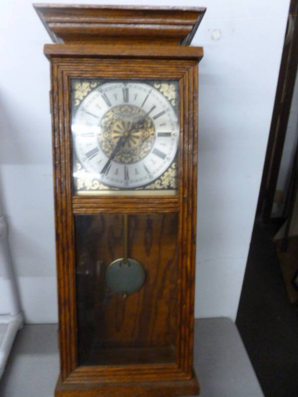 lot 89 image: Pendulum Clock