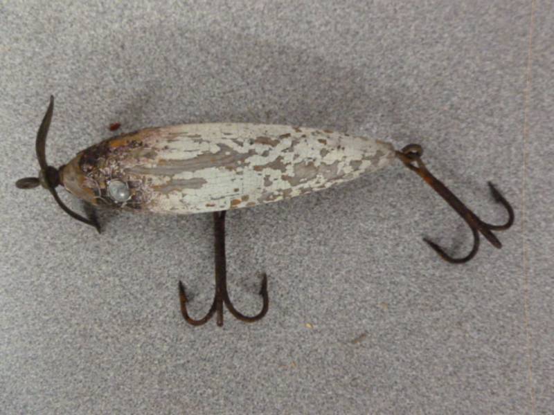 lot 102 image: Vintage Fishing Bait