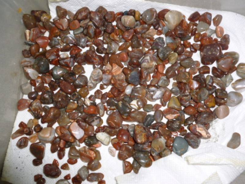 lot 108 image: Agates
