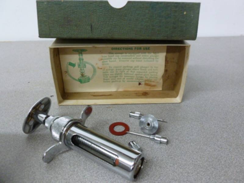 lot 111 image: Vintage Syringe