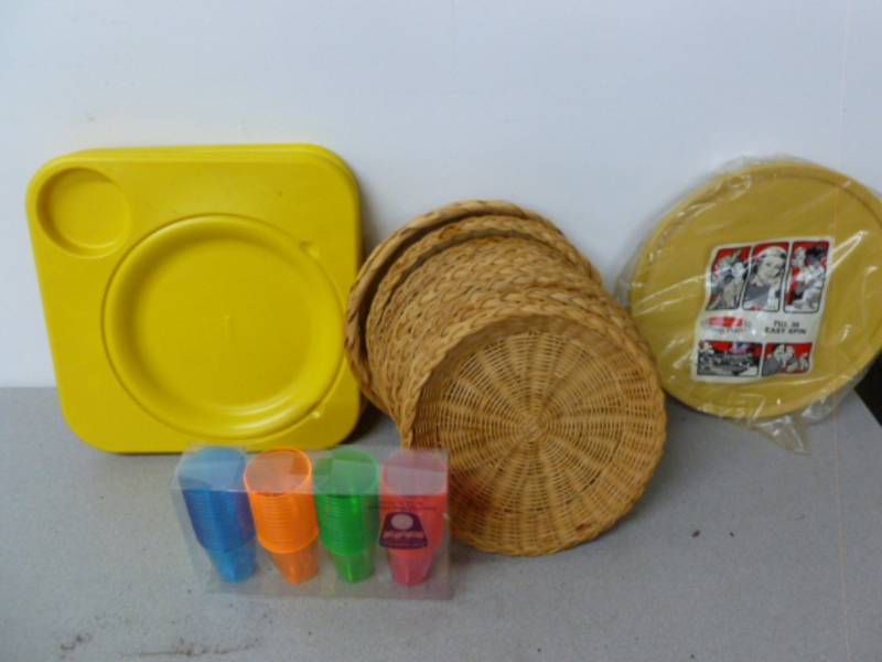 lot 136 image: Picnic Items