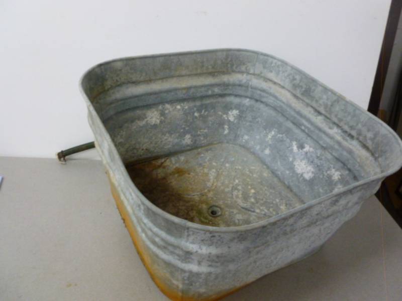 lot 195 image: Vintage Washtub