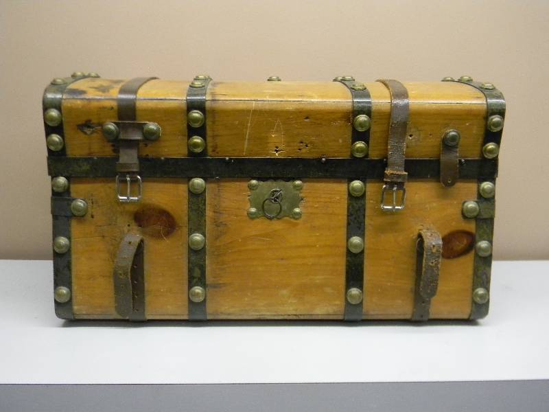 lot 3 image: ANTIQUE WOODMETALLEATHER CHEST WITH KEY - VERY COOL PIECE - APPROX 26WIDE 13HIGH 16DEEP - SEE PICTURES