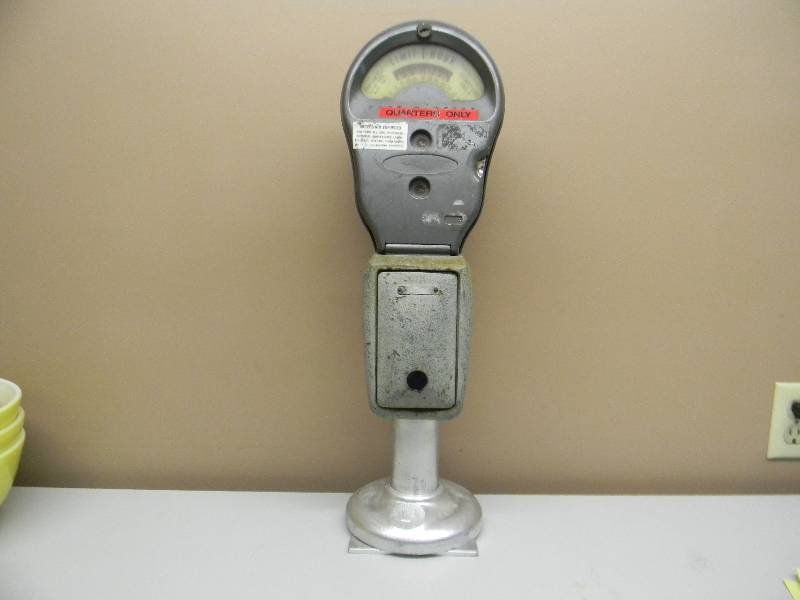 lot 24 image: VINTAGE ROCKWELL PARKING METER ON STAND - VERY COOL PIECE - SEE PICTURES
