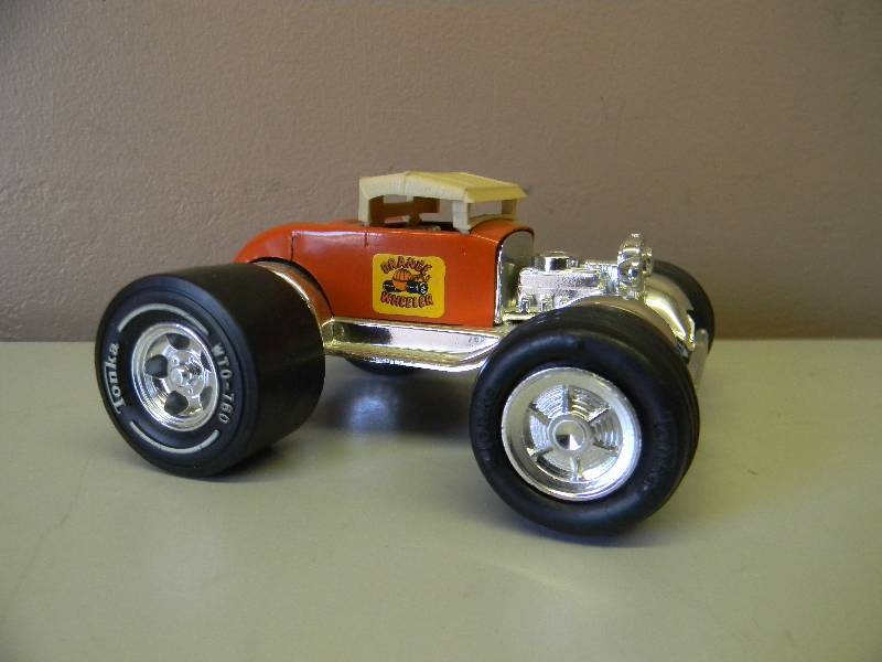 lot 31 image: VINTAGE 1980s TONKA 1932 FORD ROADSTER ORANGE WHEELER HOT ROD CAR - NICE - SEE PICTURES