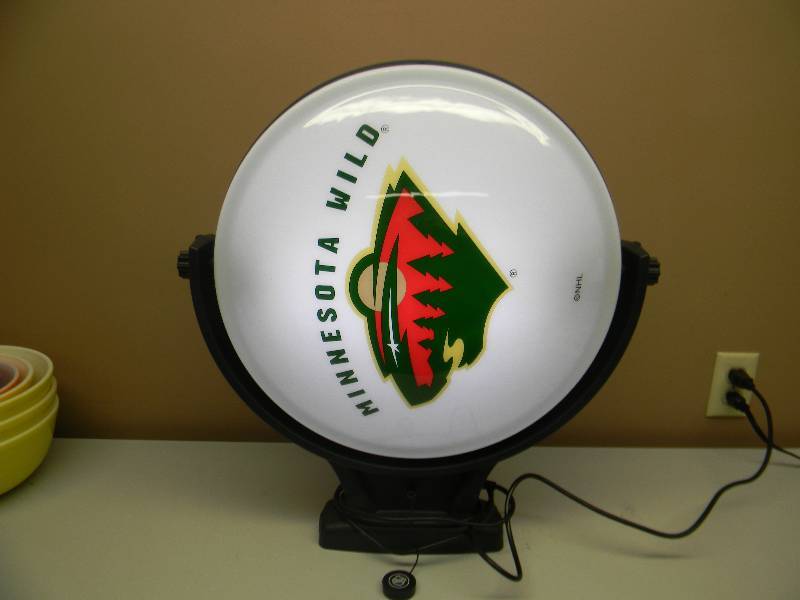 lot 45 image: MINNESOTA WILD DOUBLE SIDED ROTATING PUB LIGHT - VERY COOL SEE PICTURES