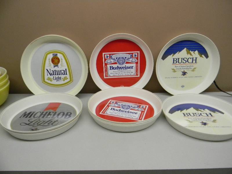 lot 49 image: VARIETY OF 11 VINTAGE PLASTIC BEER TRAYS - SEE PICTURES