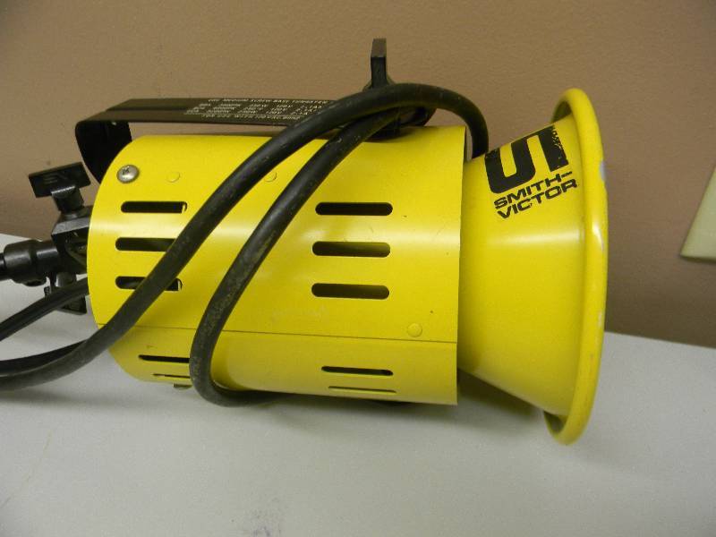lot 58 image: VINTAGE SV FLOOR STAGE LIGHT - SEE PICTURES
