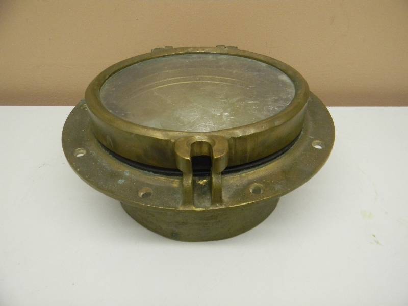 lot 69 image: AWESOME PIECE - VINTAGE HEAVY BRASS SHIP PORTHOLE - MUST SEE PICTURES