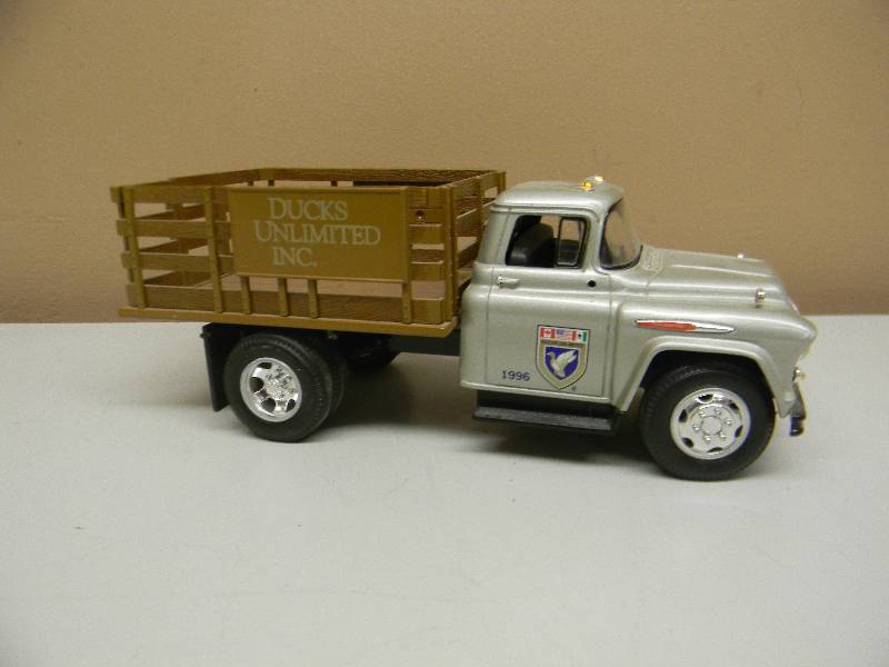 lot 74 image: VINTAGE ERTL DIE CAST CAR - DUCKS UNLIMITED - SEE PICTURES