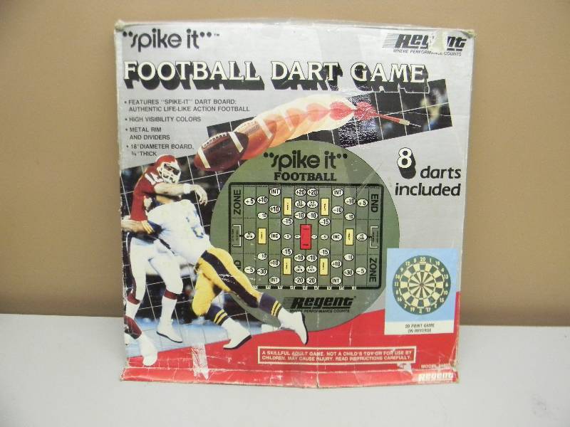 lot 80 image: VINTAGE FOOTBALL DARTBOARD GAME - SEE PICTURES