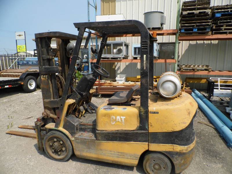 lot 19 image: Cat Forklift without Tank
