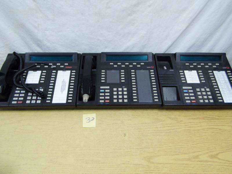 lot 32 image: 3 Phones - Bags