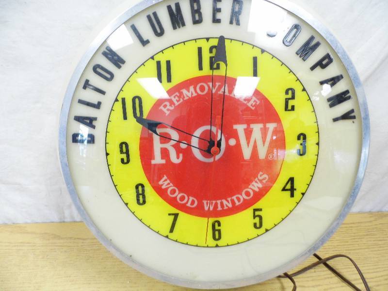 lot 44 image: Dalton Lumber Co Clock