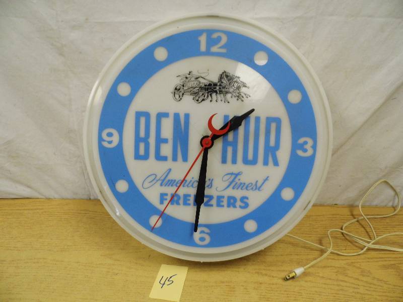 lot 45 image: Ben Hur Clock