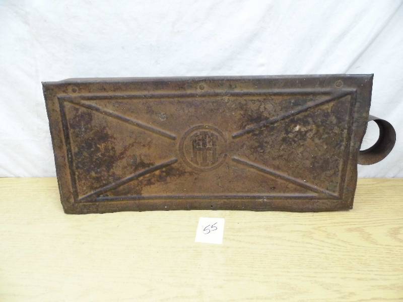 lot 55 image: International Harvester Tractor Toolbox