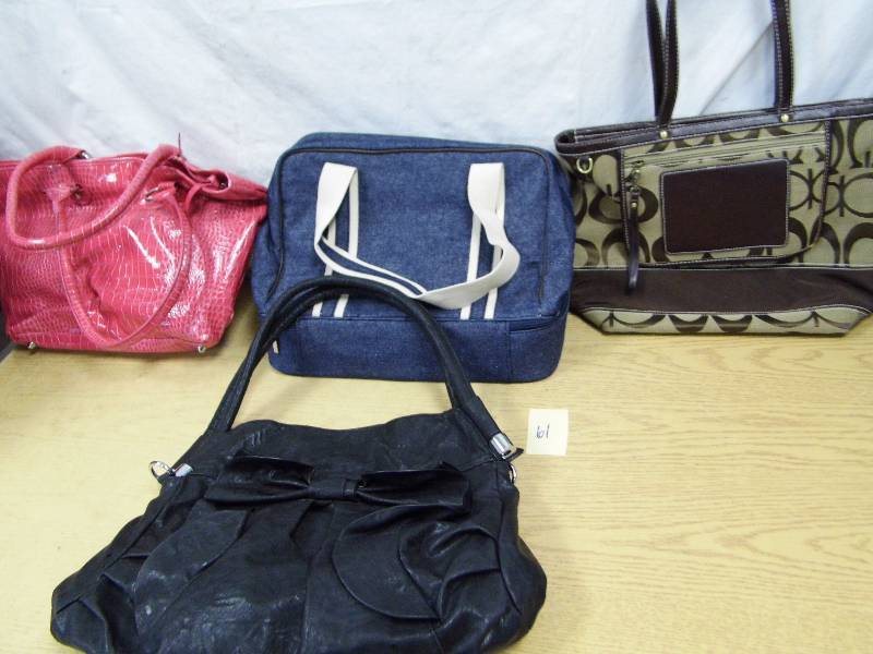 lot 61 image: Purses