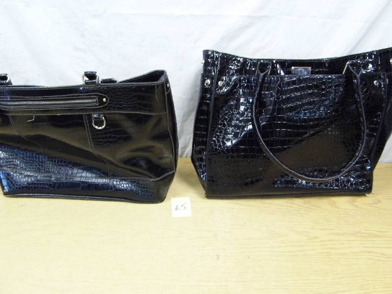 lot 65 image: Purses