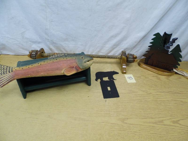 lot 93 image: Wilderness Decor