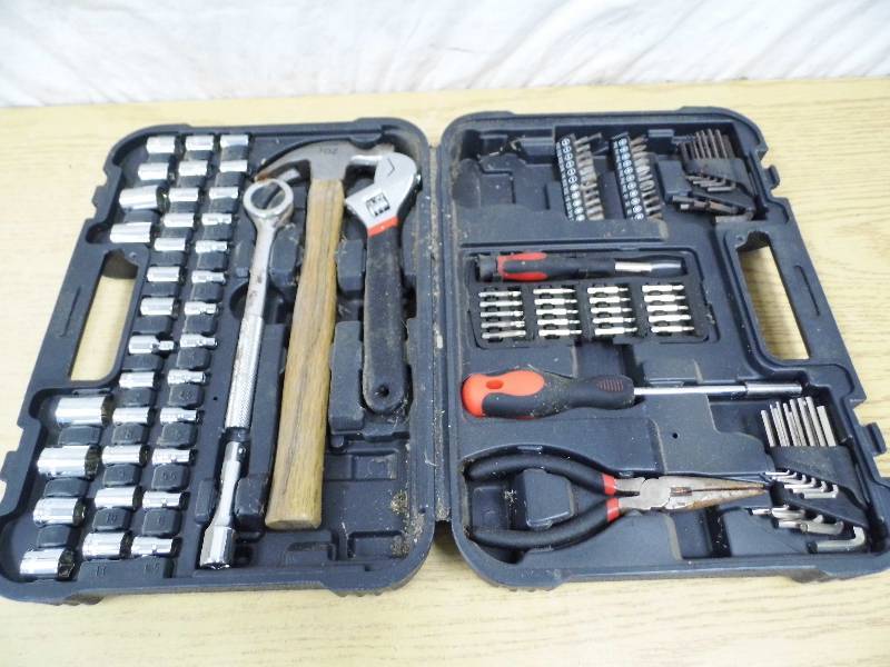 lot 114 image: Tool Kit