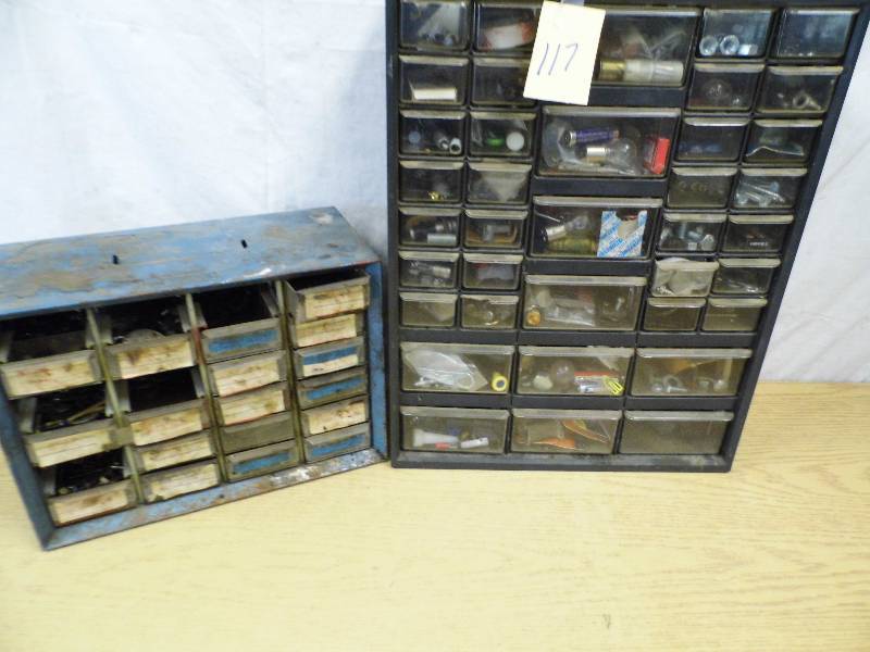lot 117 image: Organizers wHardware