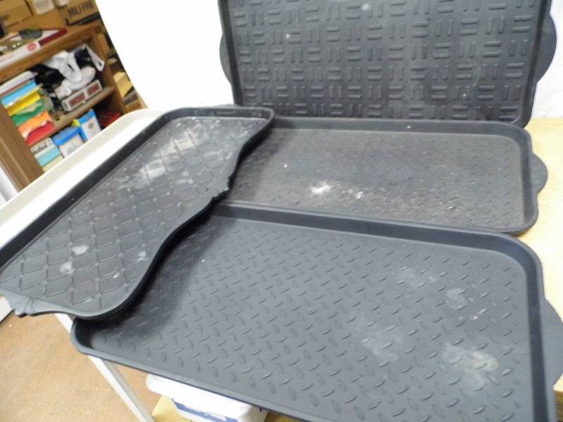 lot 122 image: Lot of 5 Boot Trays