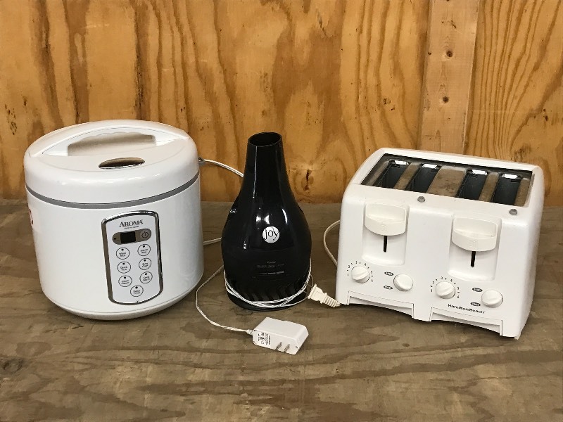 lot 13 image: Lot Of Aroma Pressure Cooker, 4-Sl...