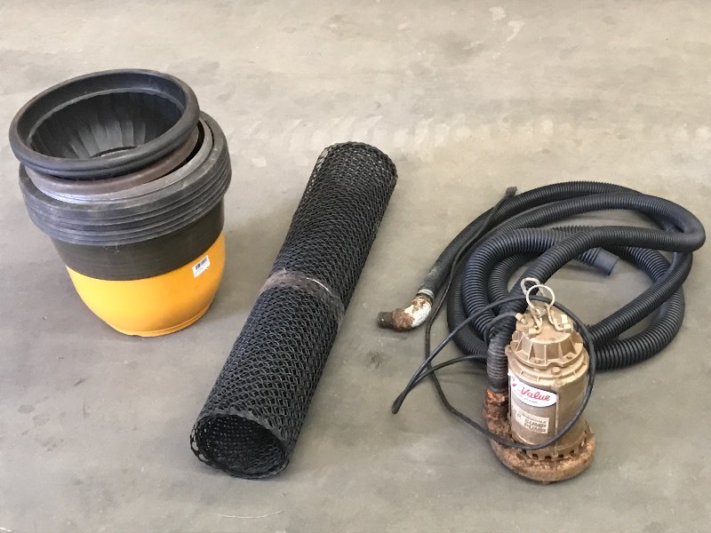 lot 16 image: Lot Of True Value 13HP Sump Pump,...