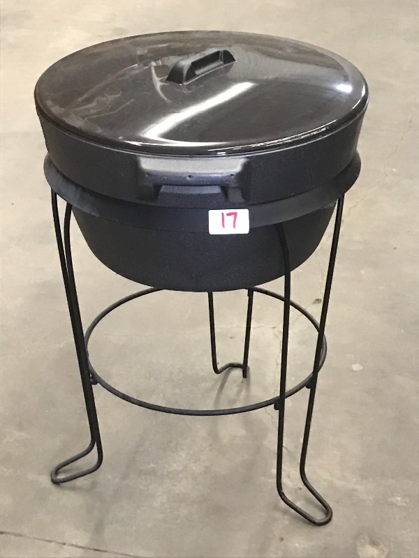 lot 17 image: Coleman Patio Drink Cooler With Lid...