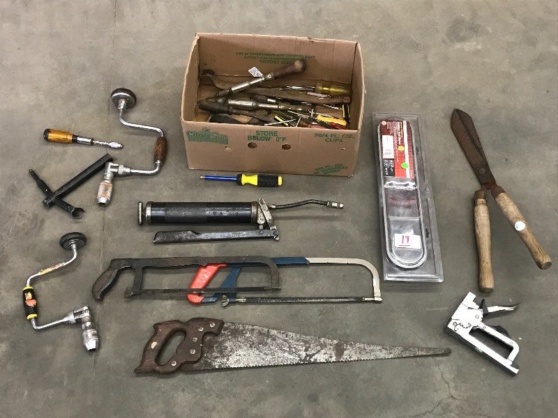 lot 24 image: Box Of Assorted Saws, Grease Gun, ...