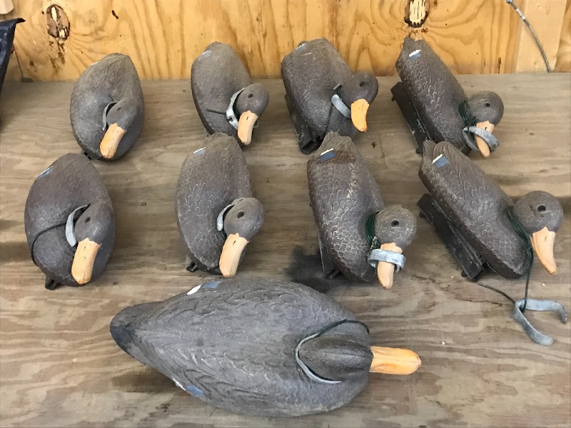 lot 43 image: Bag Of Assorted Duck Decoys ...