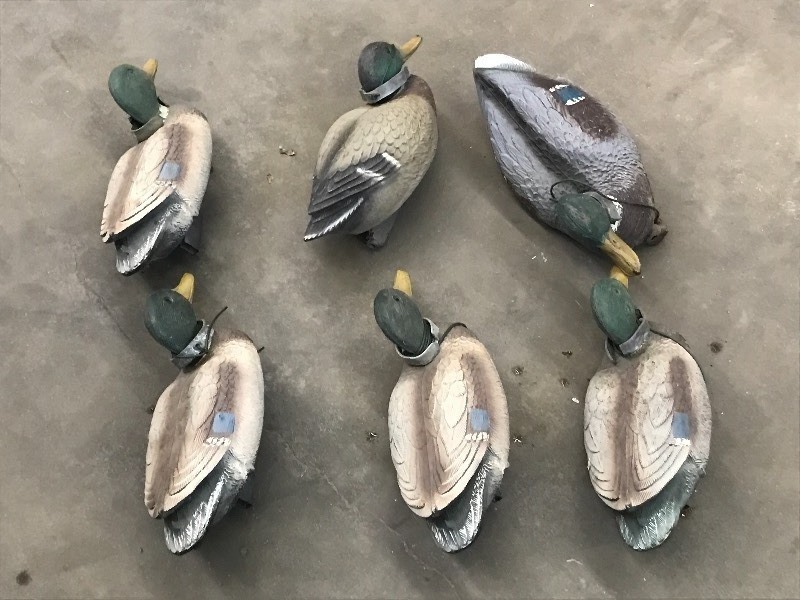 lot 44 image: Bag Of Assorted Duck Decoys ...