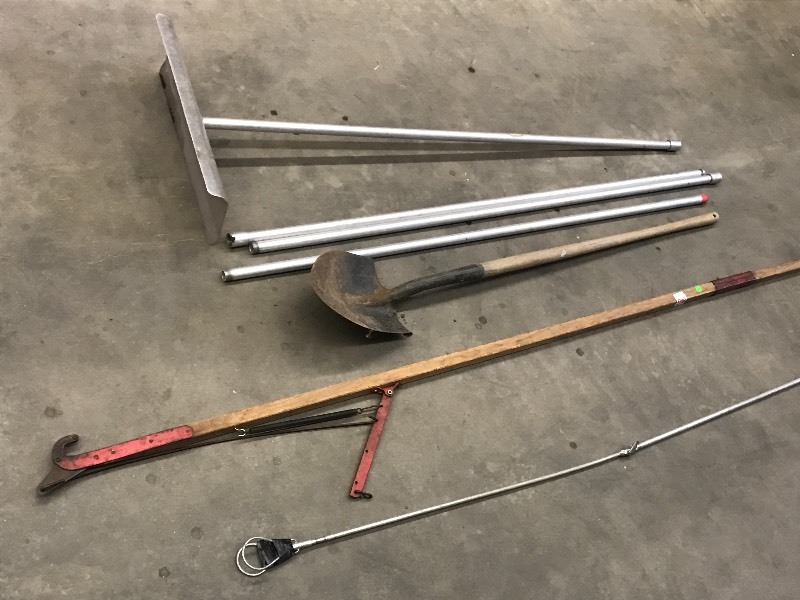 lot 68 image: Lot Of Aluminum Roof Rake, Golf-Ba...