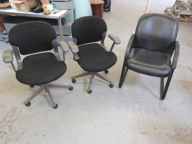lot 608 image: TWO OFFICE CHAIRS AND RECEPTION AREA CHAIR