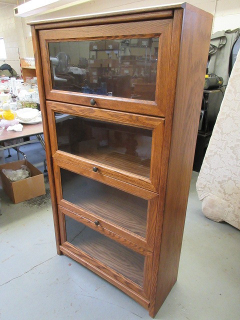 lot 625 image: THORNWOOD BARRISTER OAK BOOKCASE