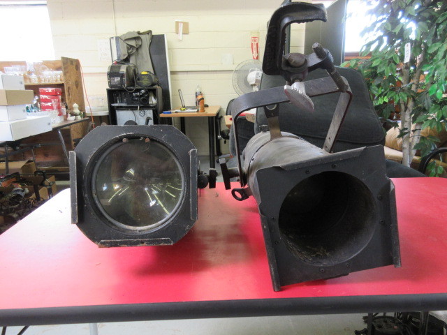 lot 632 image: 2 ELLIPSOID LIGHTING UNITS