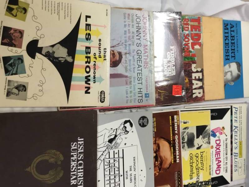 lot 54 image: 25 records Various artist and music