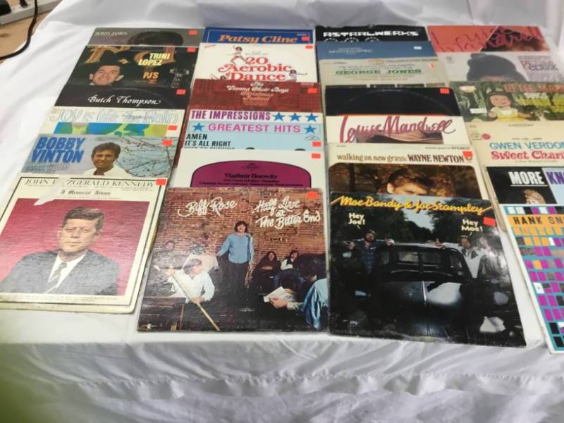 lot 46 image: 25 records Various artist and music