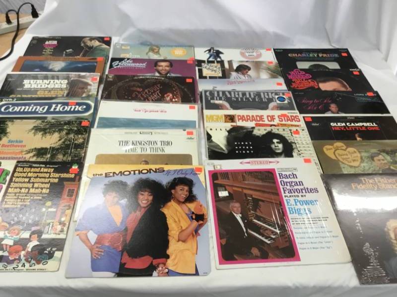 lot 48 image: 25 records Various artist and music