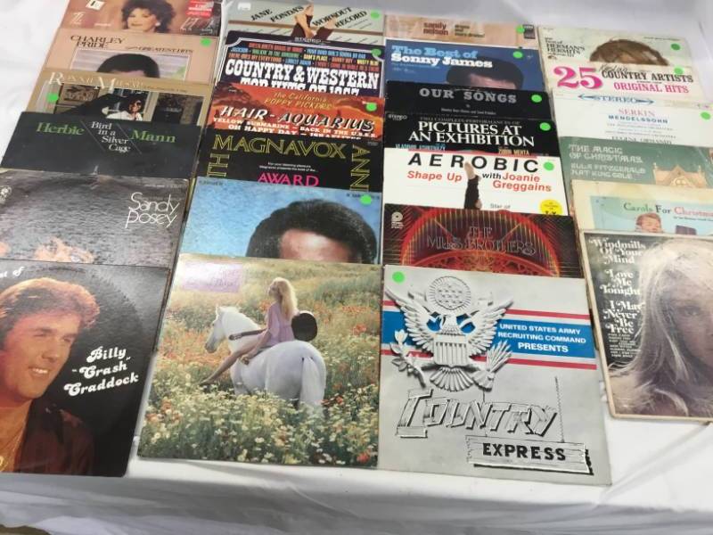 lot 52 image: 25 records Various artist and music