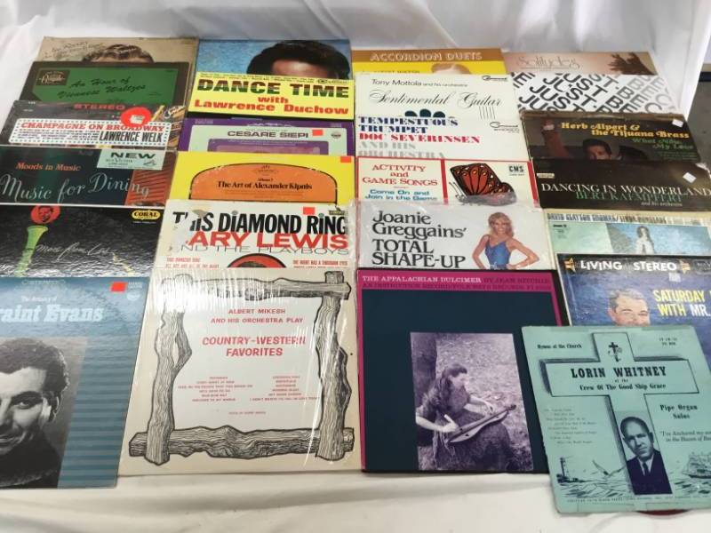 lot 57 image: 25 records Various artist and music